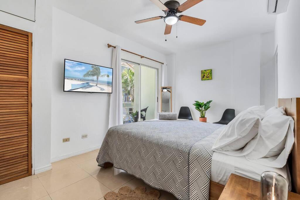 VVII2 2 bdrm with ensuite bathrms in centre of town