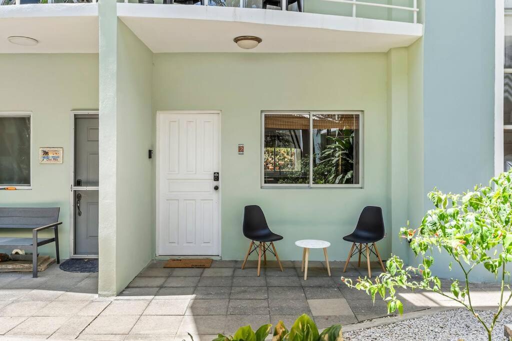 VVII2 2 bdrm with ensuite bathrms in centre of town