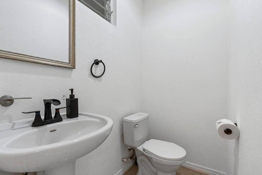 VVII2 2 bdrm with ensuite bathrms in centre of town