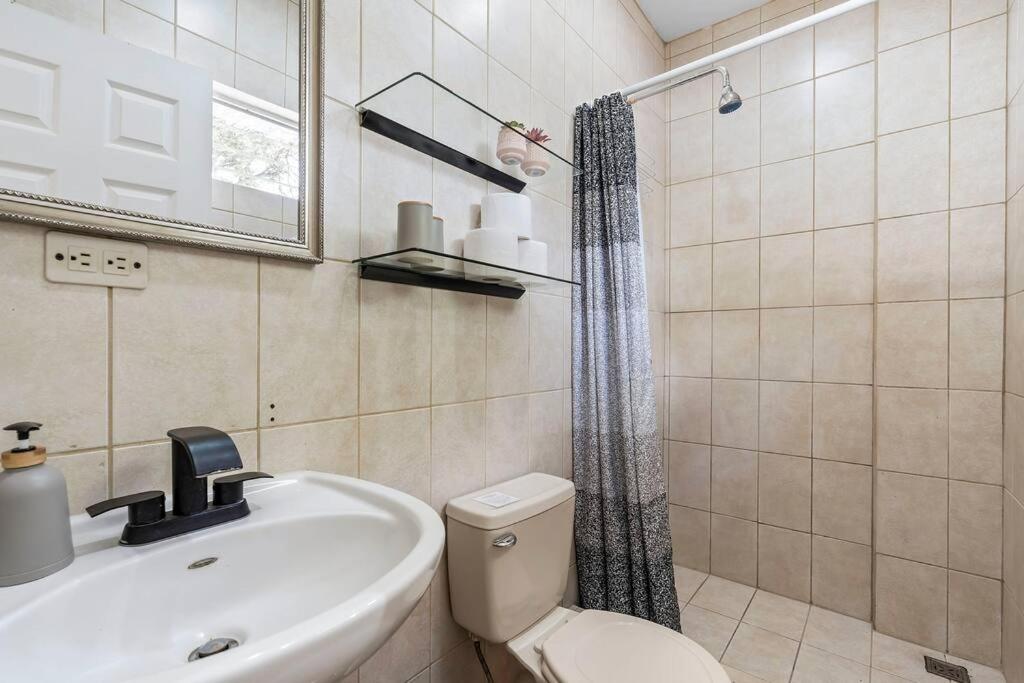 VVII2 2 bdrm with ensuite bathrms in centre of town