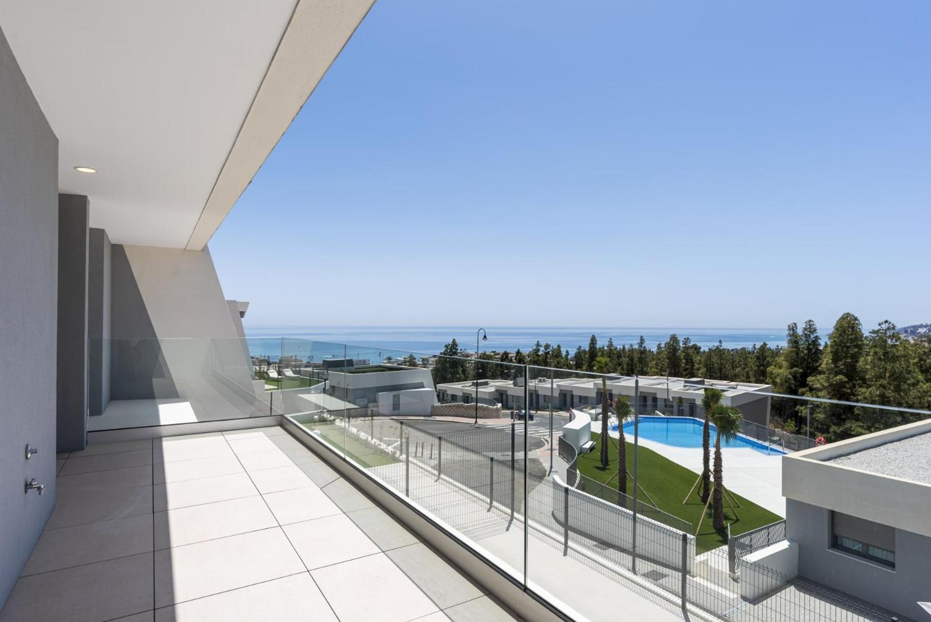 ViVi Homes - Marisol Pool, Sauna, Gym, Spa & Beach