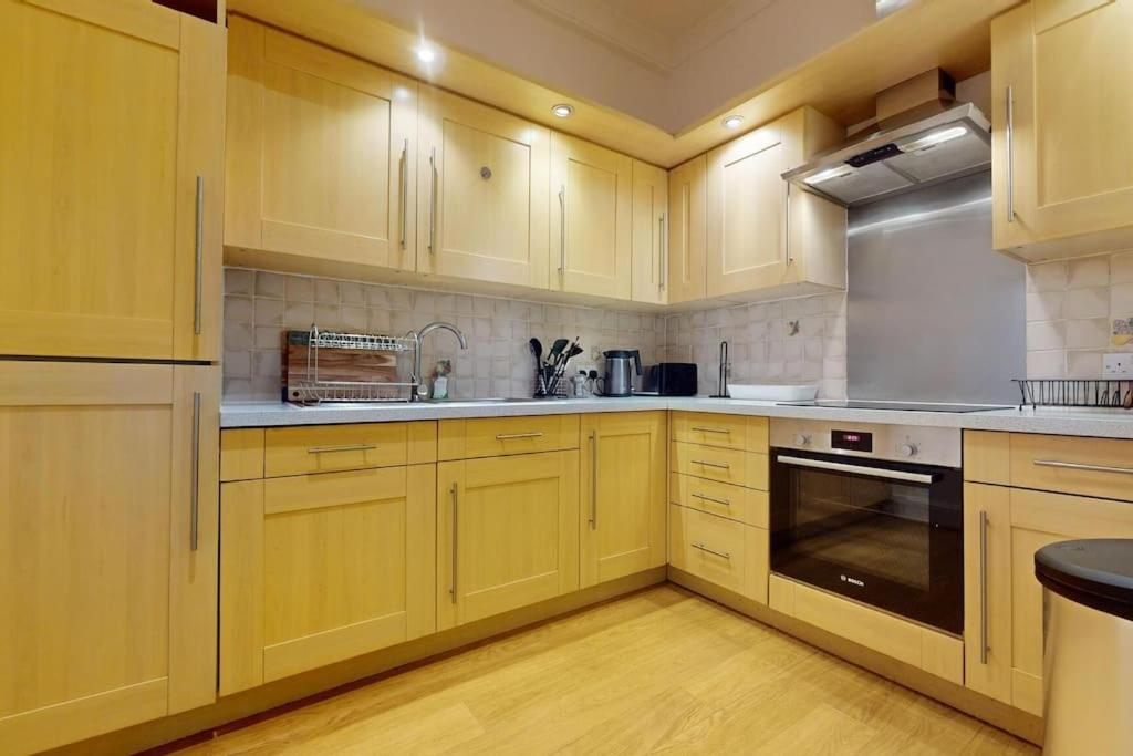 Prime Location Prince's Gate Mews 4BD 3 BATH
