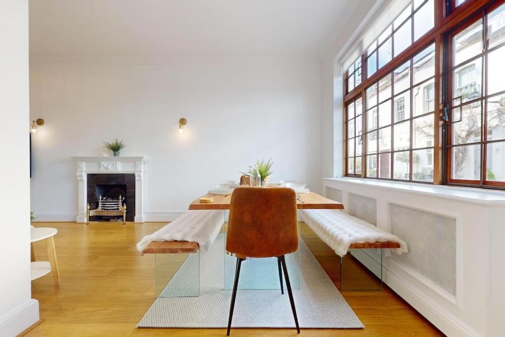Prime Location Prince's Gate Mews 4BD 3 BATH