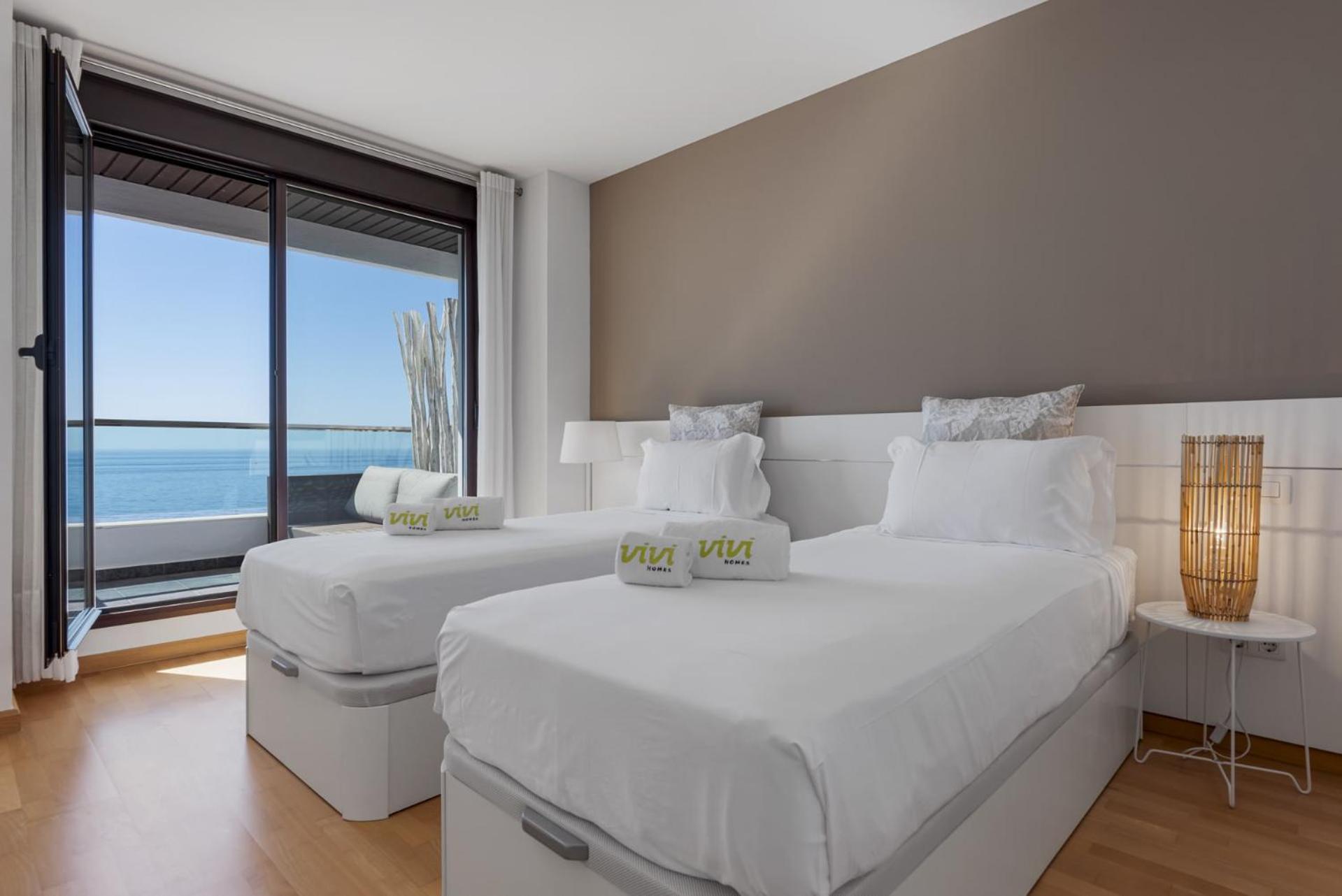 ViVi Homes - Casa Skye Pool, Terrace & Sea View