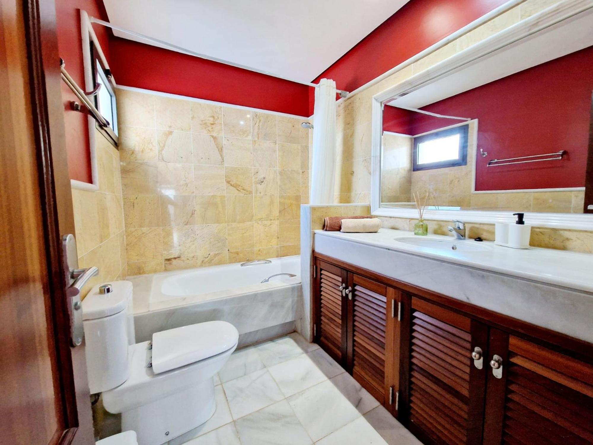 Casa Vacacional Anna, piscina privada climatizada