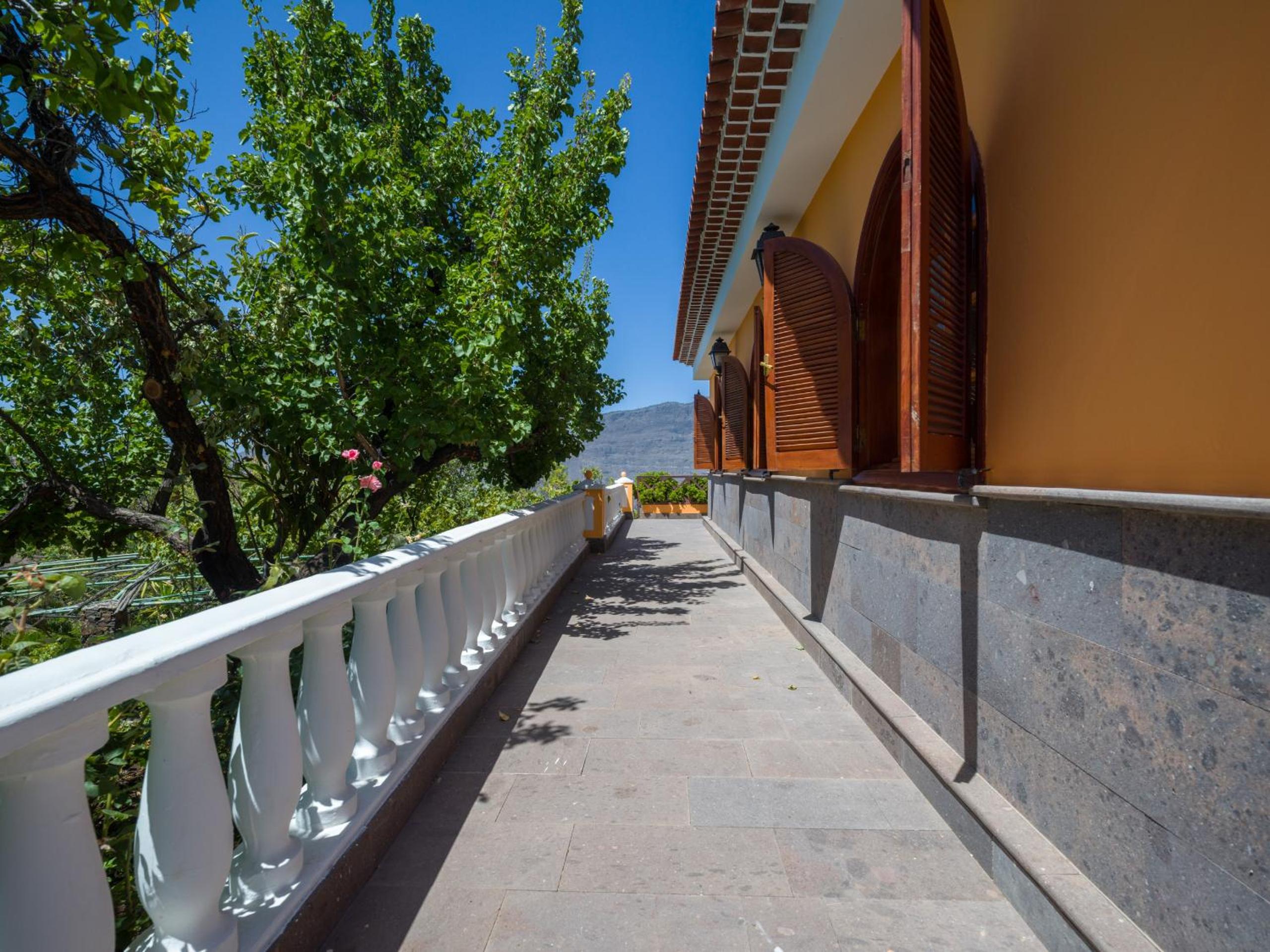 Chalets Rurales Bentayga view 2