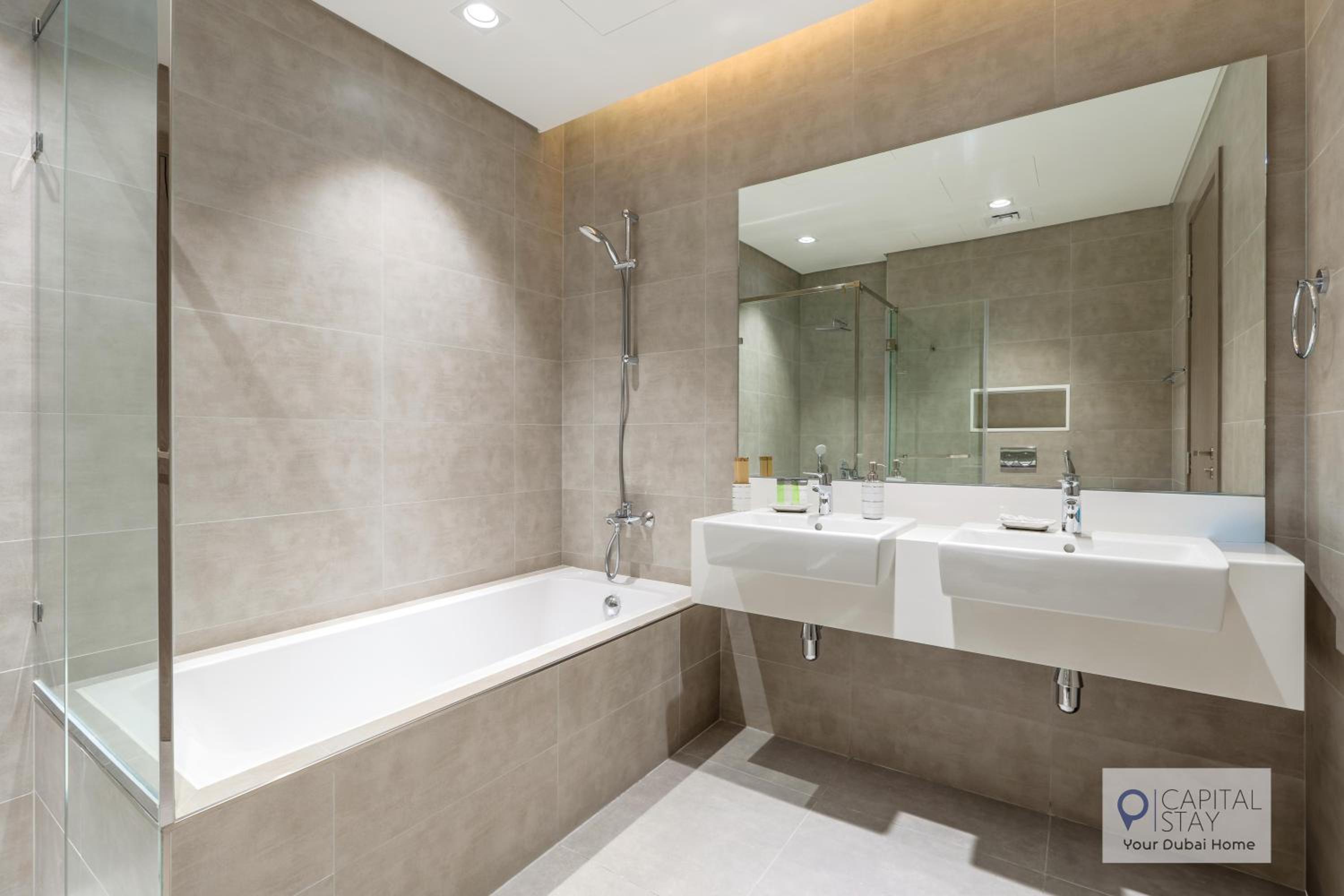 2 Bed Apt in District One Dubai - Lagoon Views