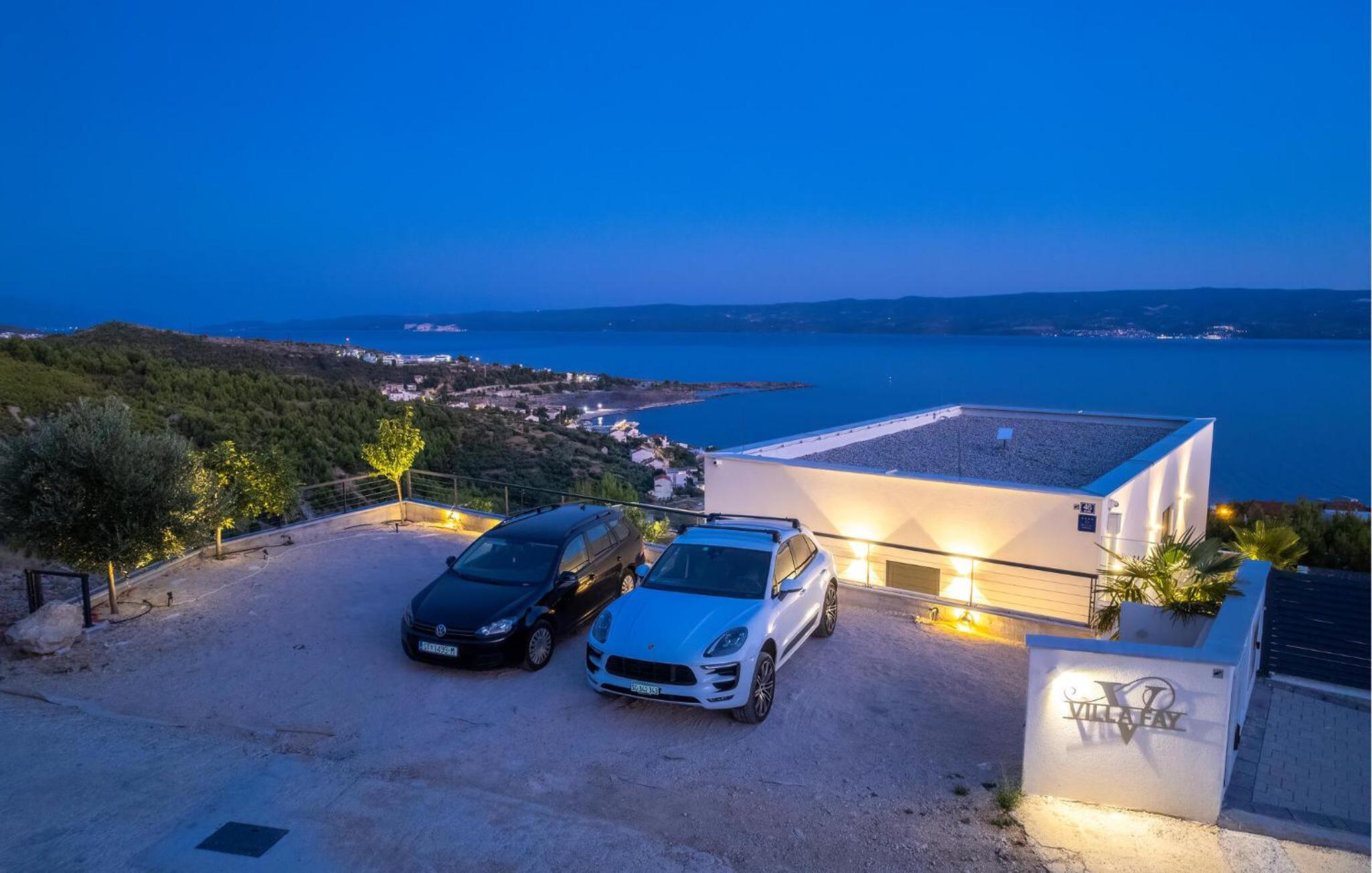3 Bedroom Lovely Home In Dugi Rat view 5