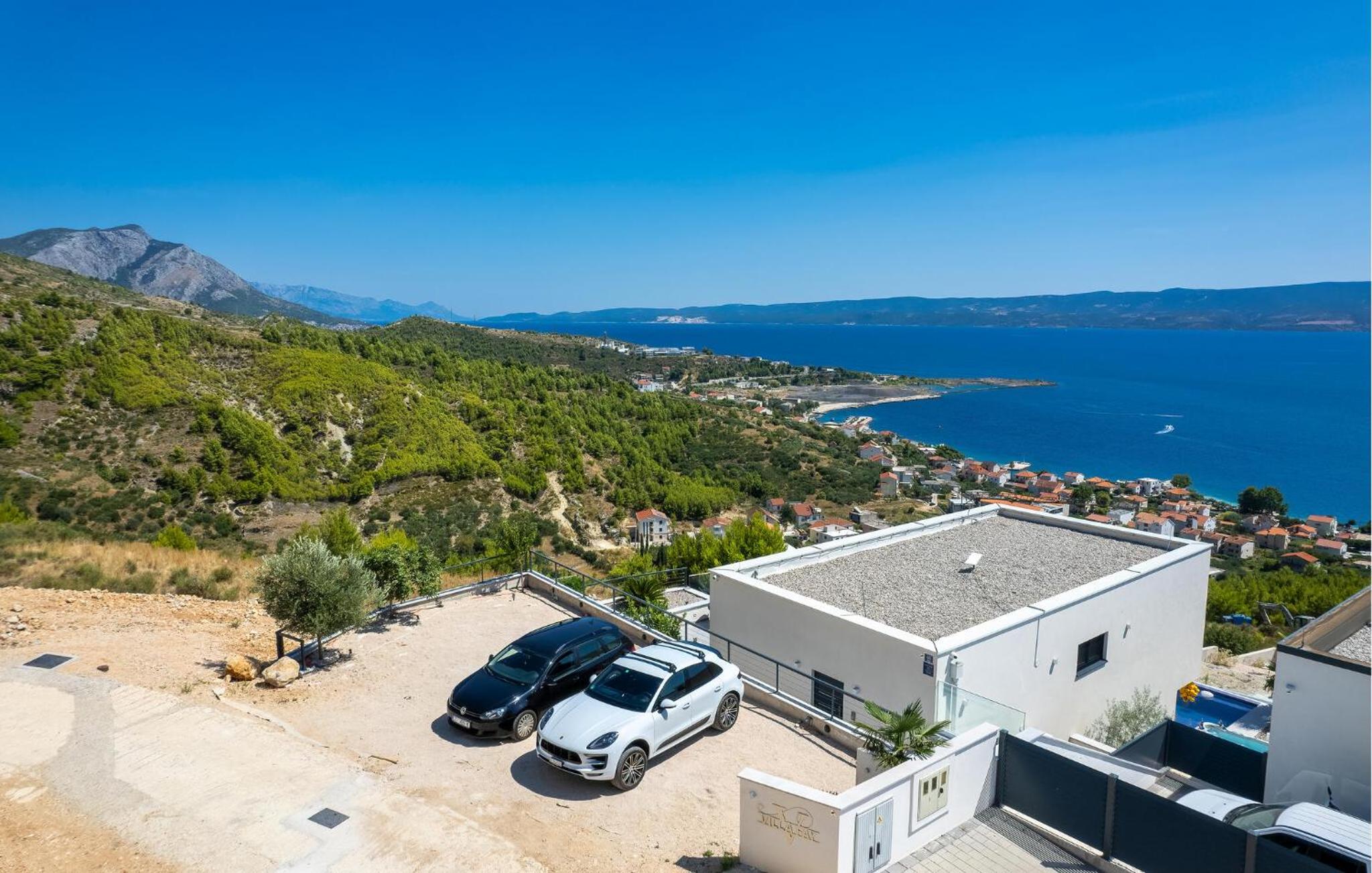 3 Bedroom Lovely Home In Dugi Rat view 4