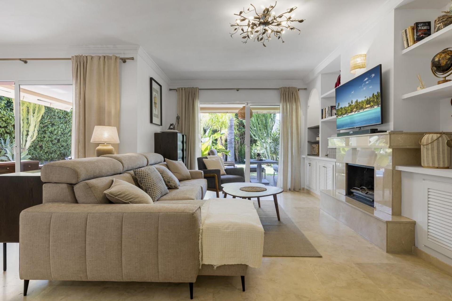 ViVi Homes -Villa Alpetona Private Pool, Garden & Terrace