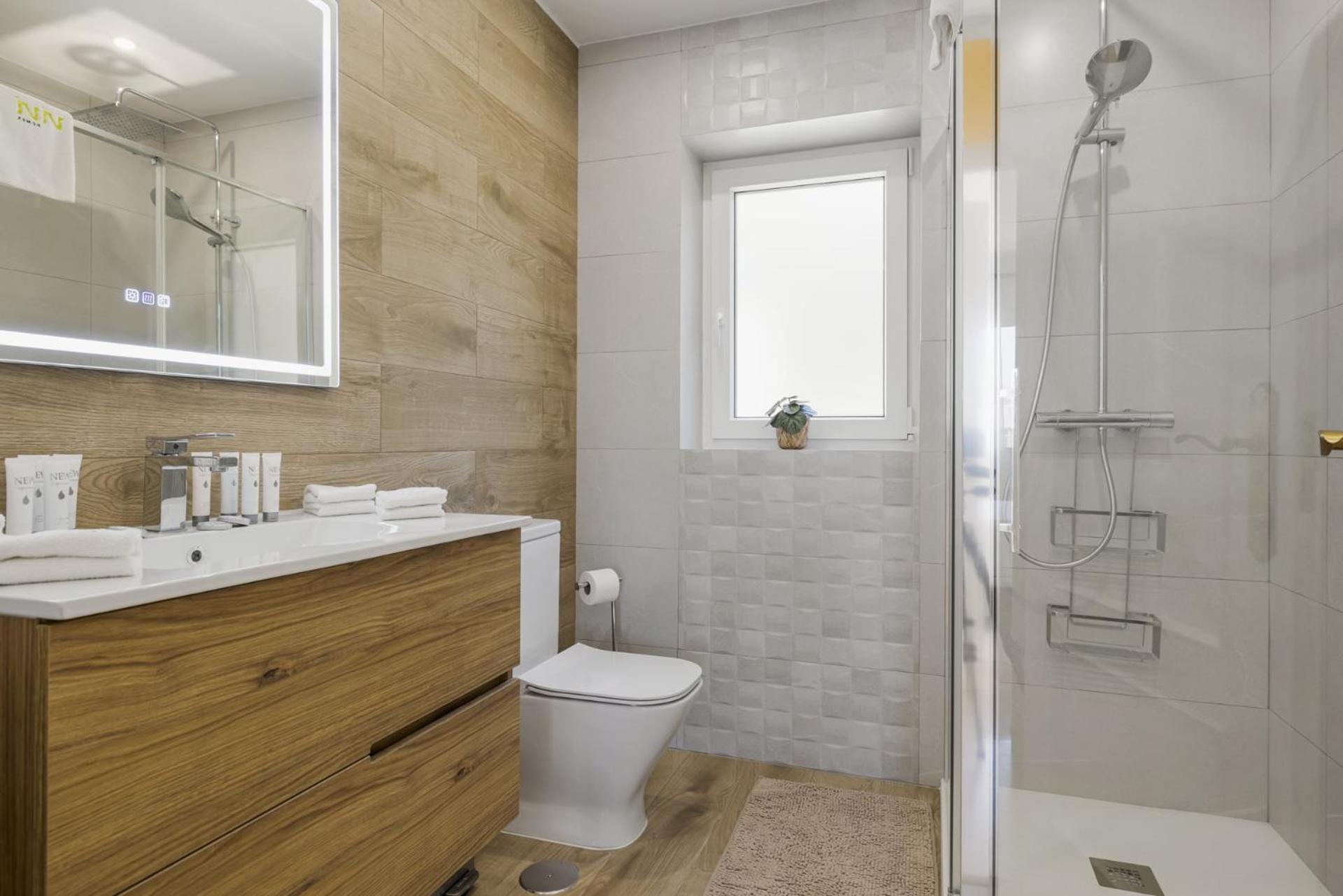 ViVi Homes -Villa Alpetona Private Pool, Garden & Terrace