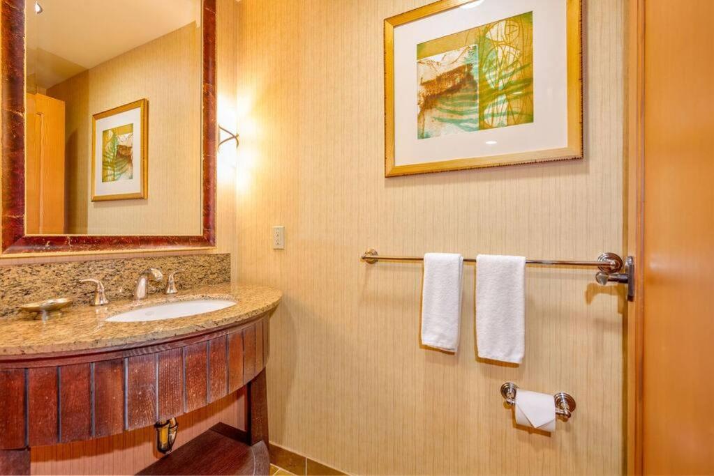 Luxury Suncadia Penthouse with Scenic Balcony Views view 4