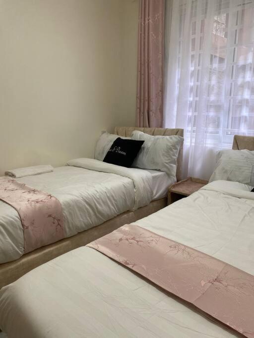 Olive Homes Modern & Stylish Suite - 2 bdrm view 2