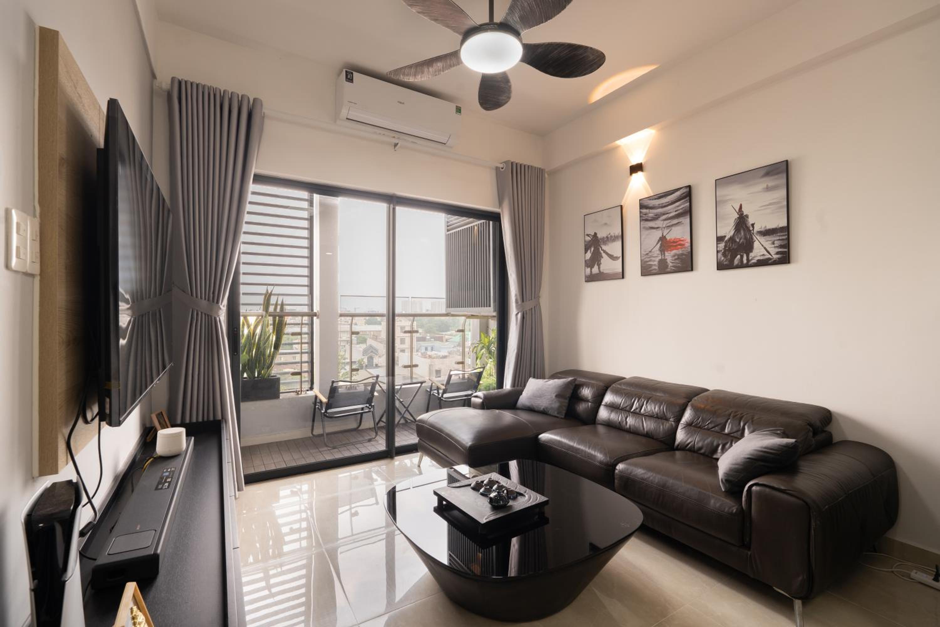 CENTANA Thu Thiem - Serviced Apartment - Saigon - District 2 - Q2 - Ho Chi Minh City - Netflix, FPT TV, Youtube Premium, Playstation 5, Workstation - Super