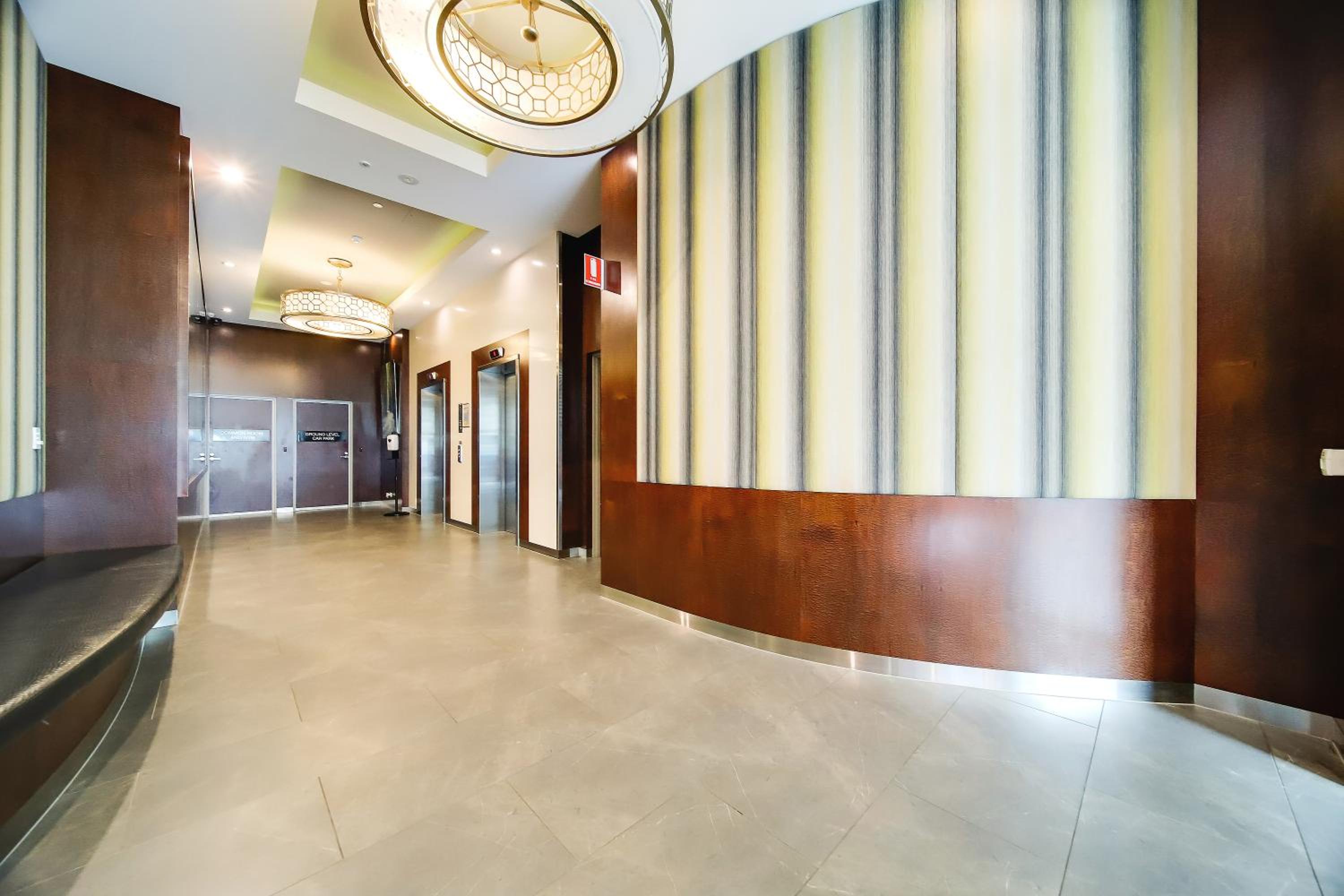 Luxury 2BR Serviced Apartment 1007 at The Rowlands