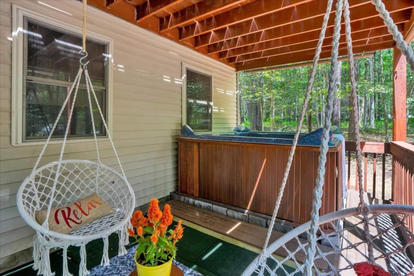 Chalet Lake, Movie Theater, Hot Tub, Arcade view 2
