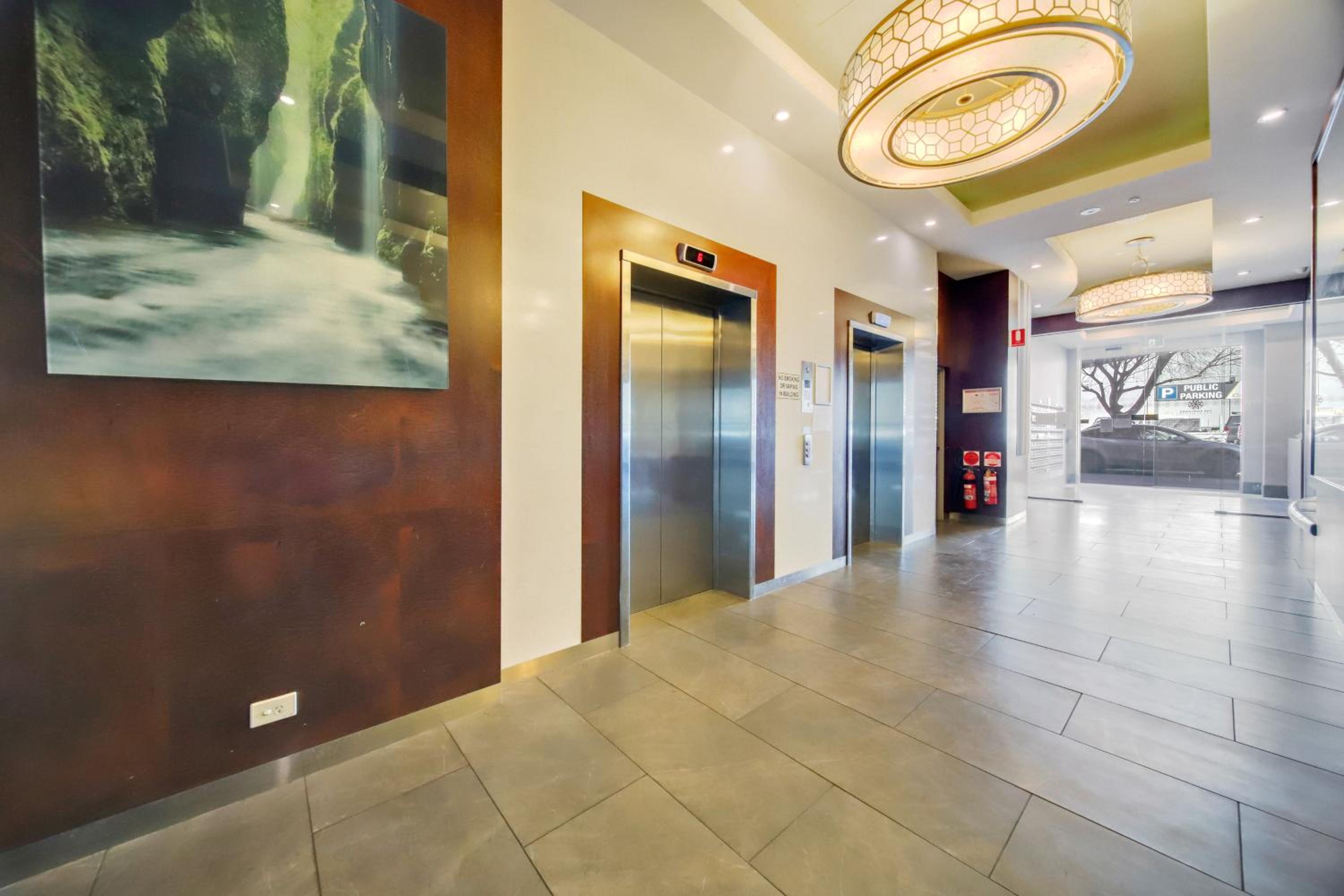 Luxury 2BR Serviced Apartment 906 at The Rowlands