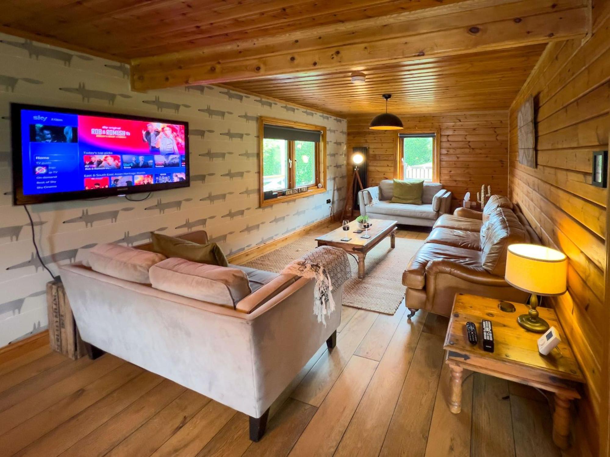 Freedom Lodge Great Ayton with hot tub and onsite bistro view 3