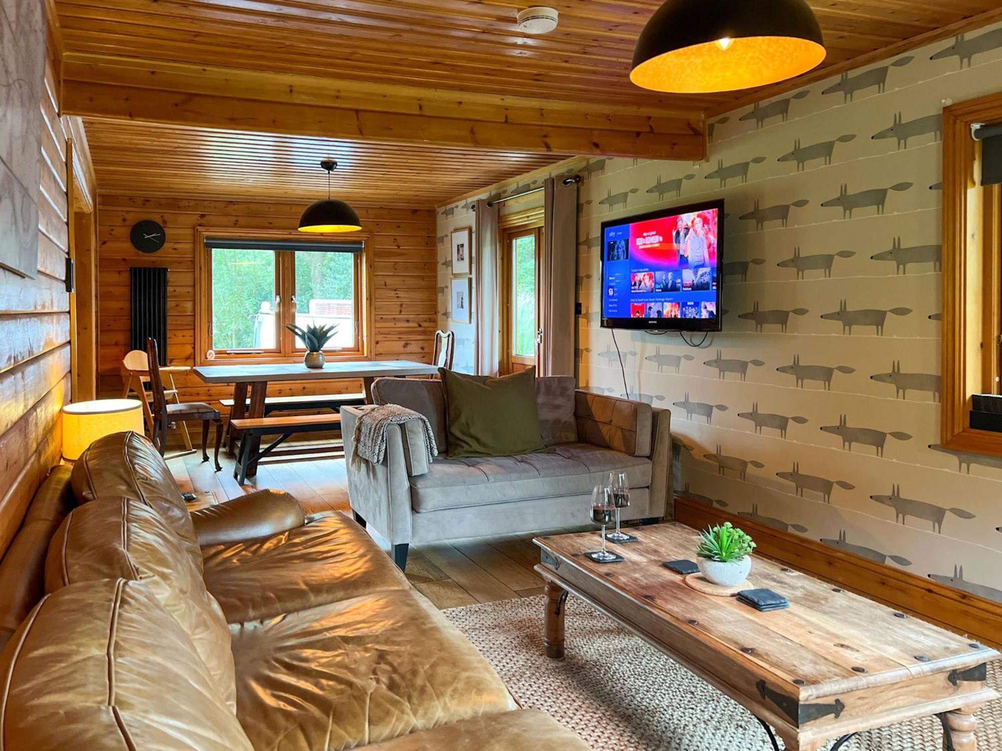 Freedom Lodge Great Ayton with hot tub and onsite bistro view 4