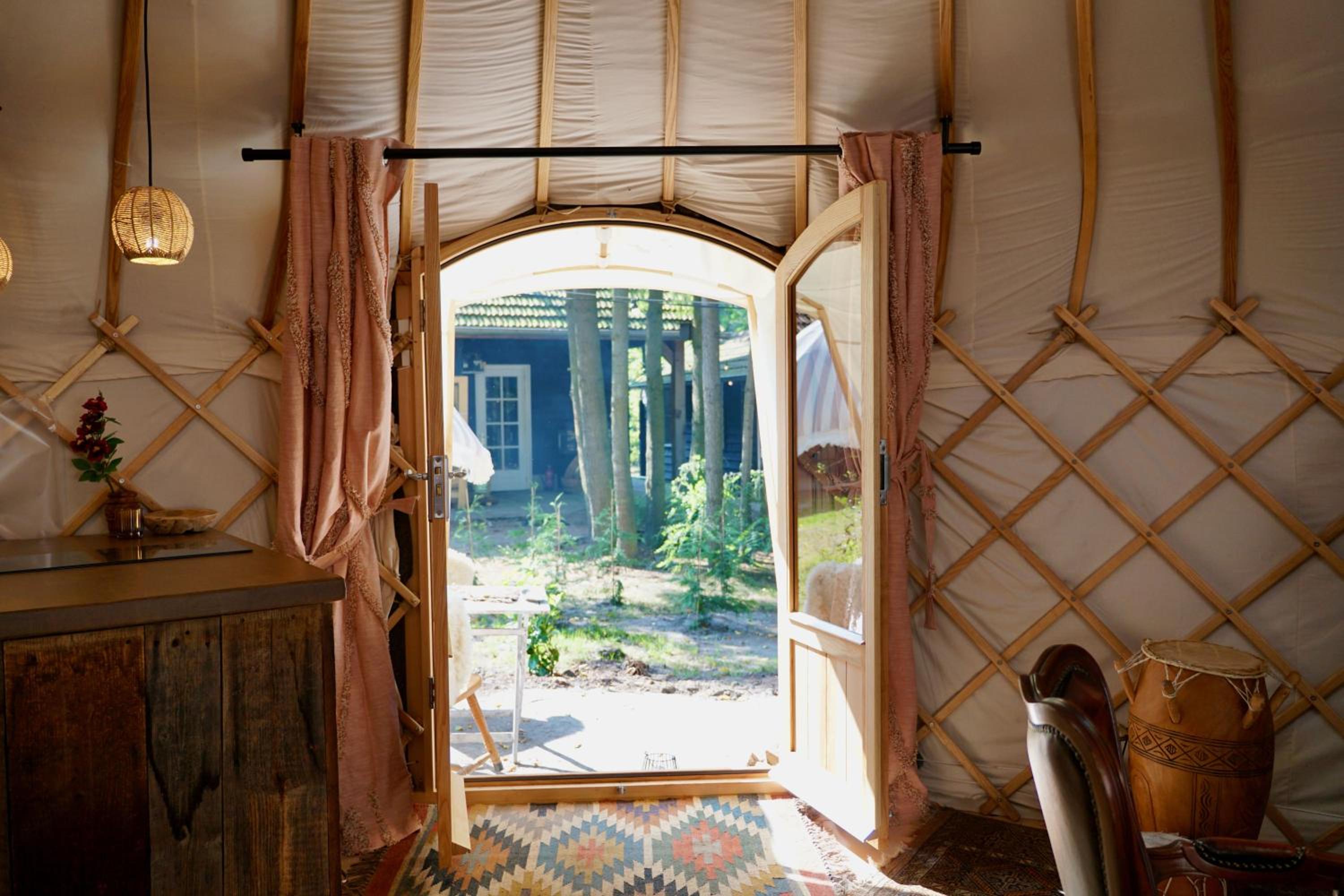 Unieke Yurt in het bos met jacuzzi en sauna view 5