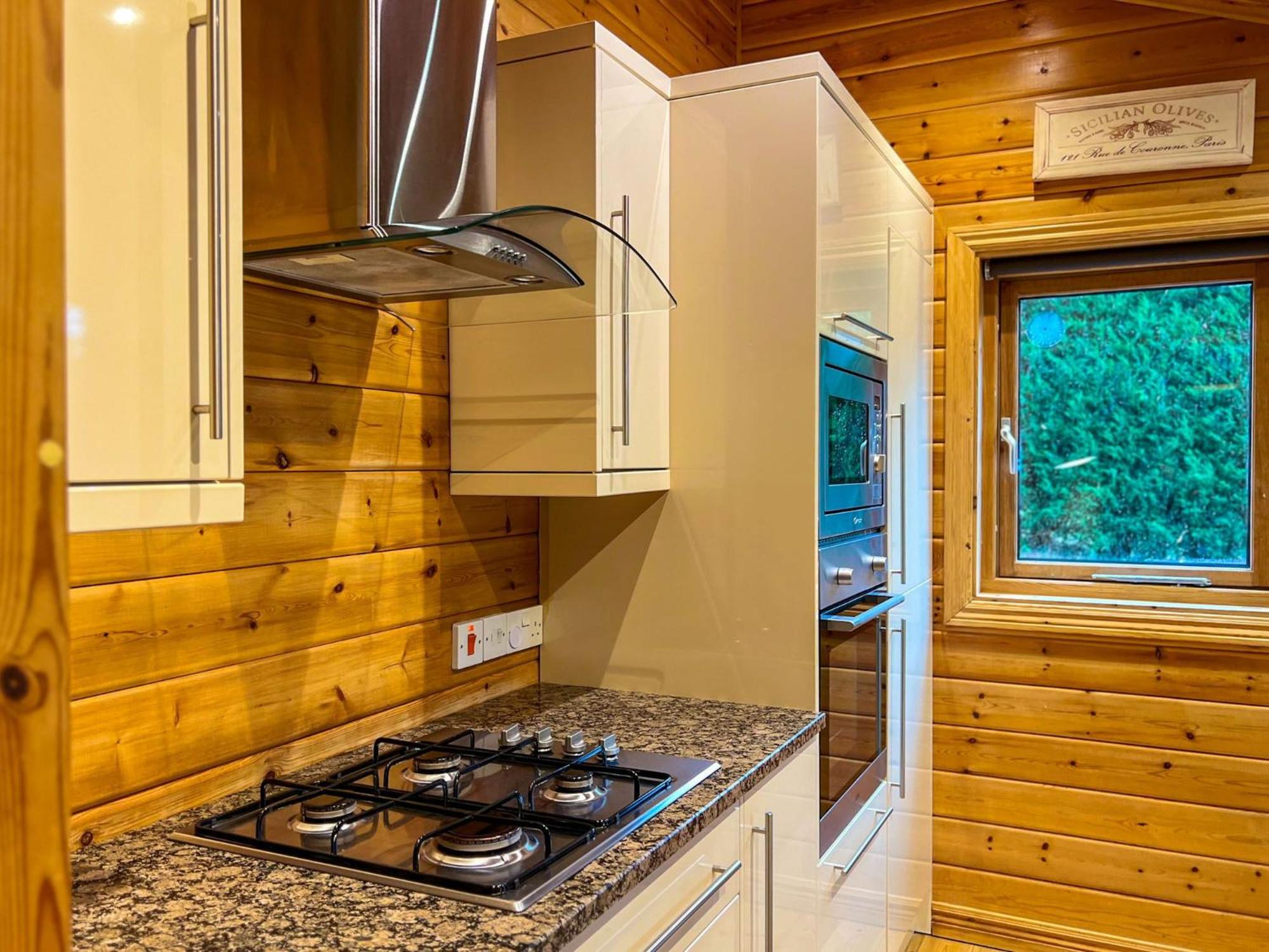 Sky Lodge, Great Ayton spacious dog friendly lodge with hot tub and on site bistro view 2