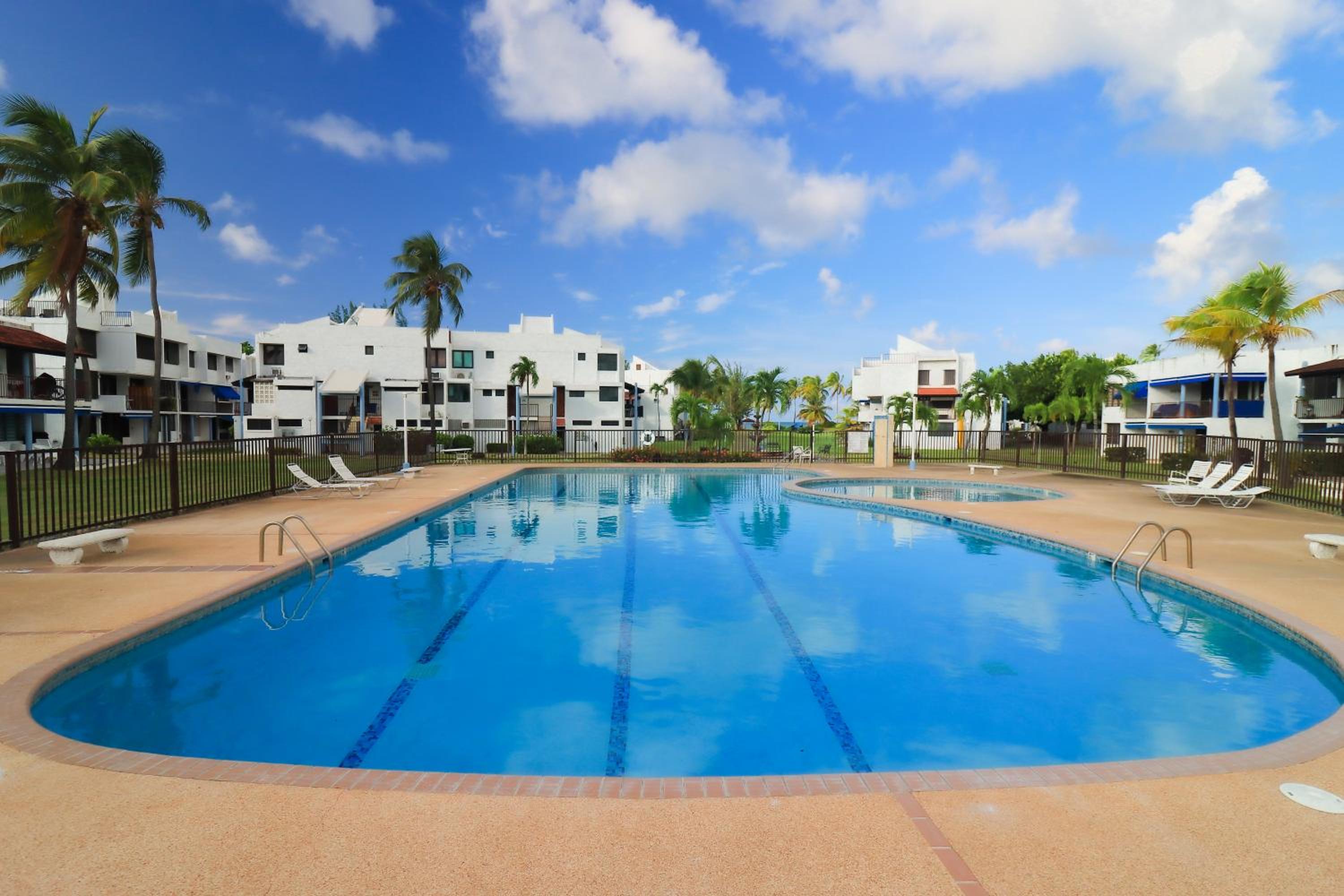 Villa Layka Beach House at Playas del Yunque view 2