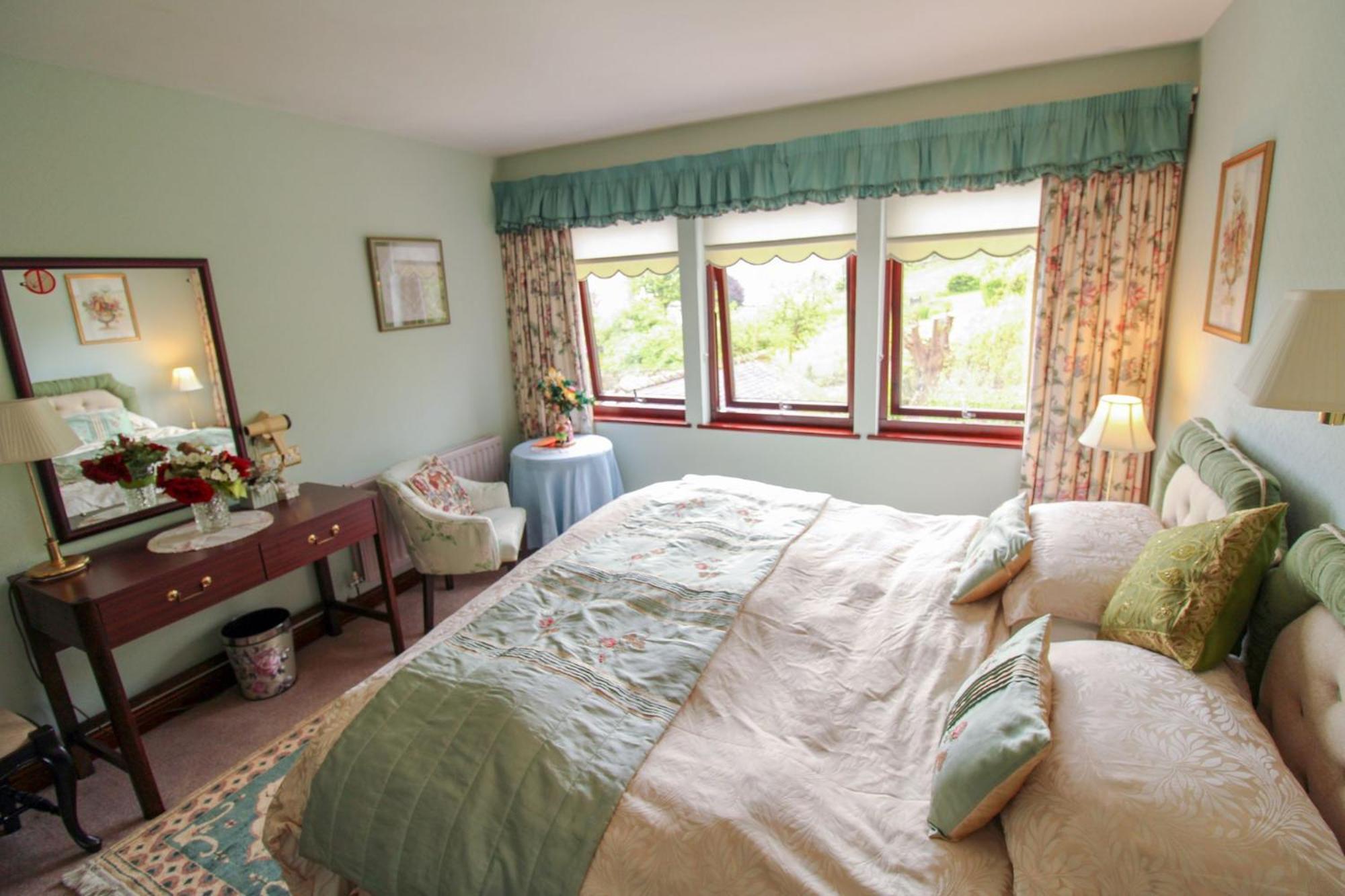 Tarn Hows Apartment Coniston is centrally located close to the shops, pubs, restaurants and lake view 5