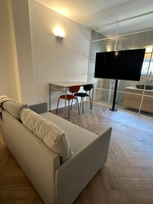The new studio Florentin 4 view 2