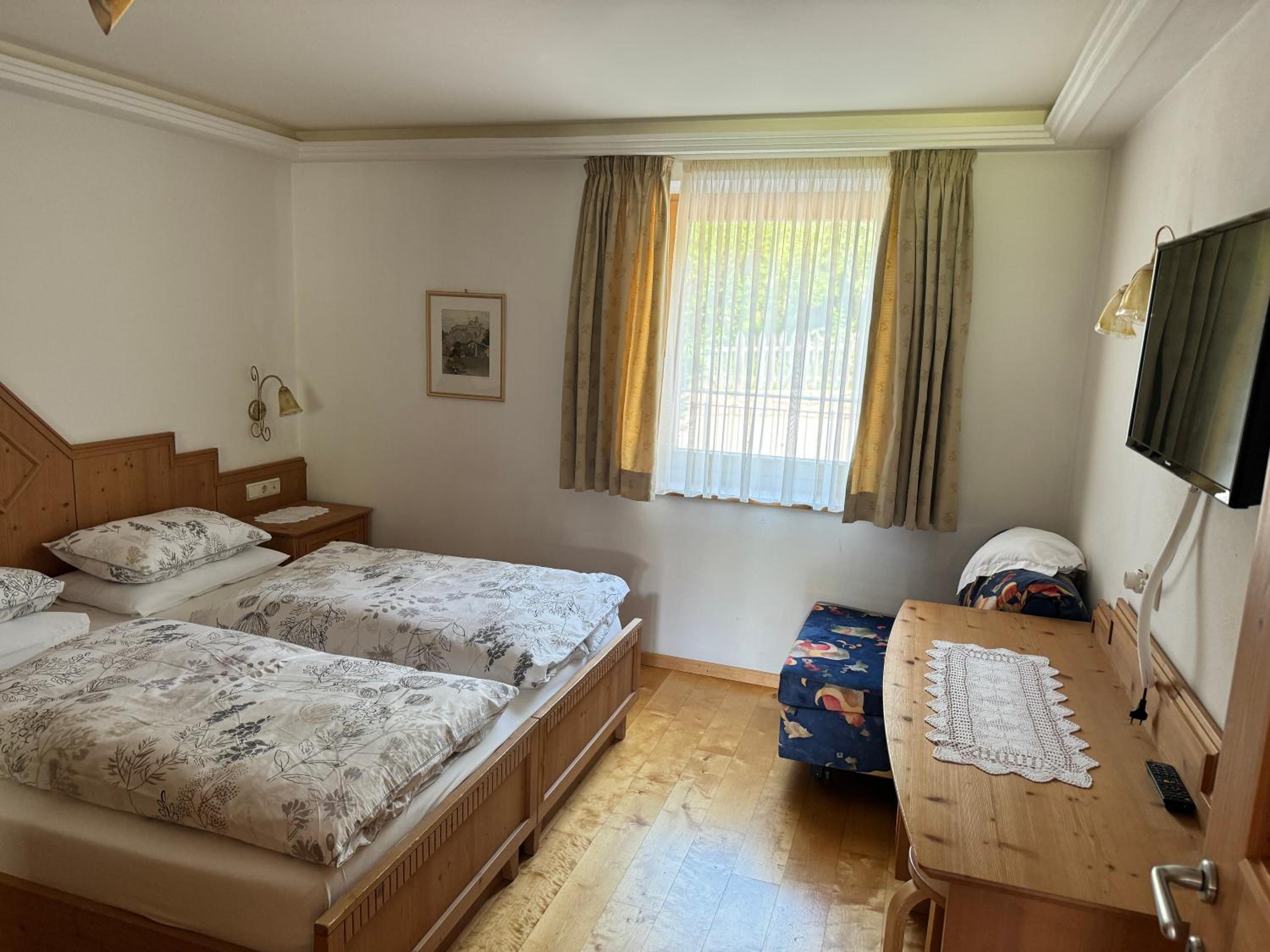 Apartments Almiva