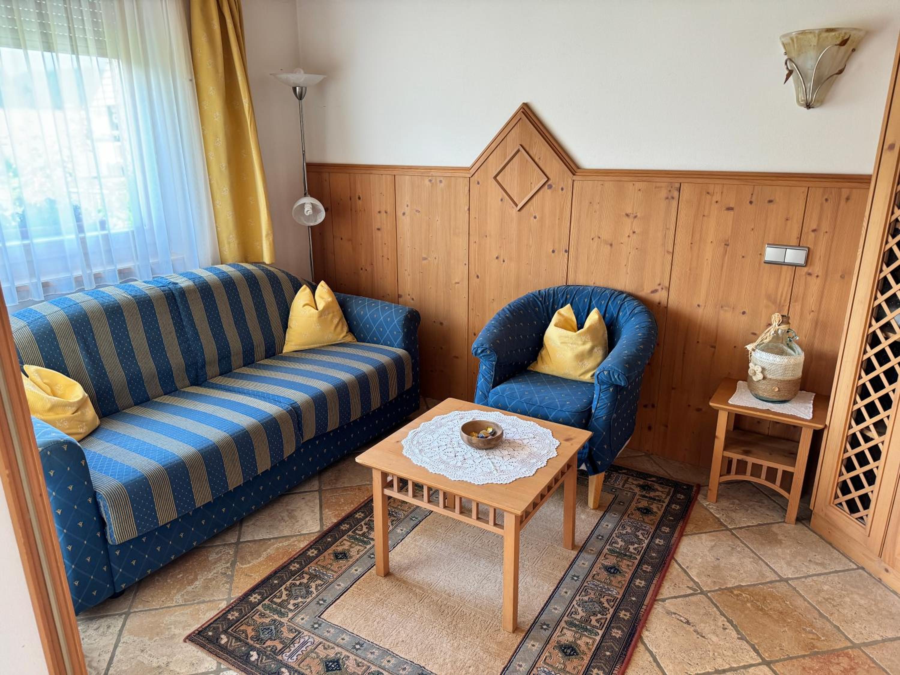 Apartments Almiva