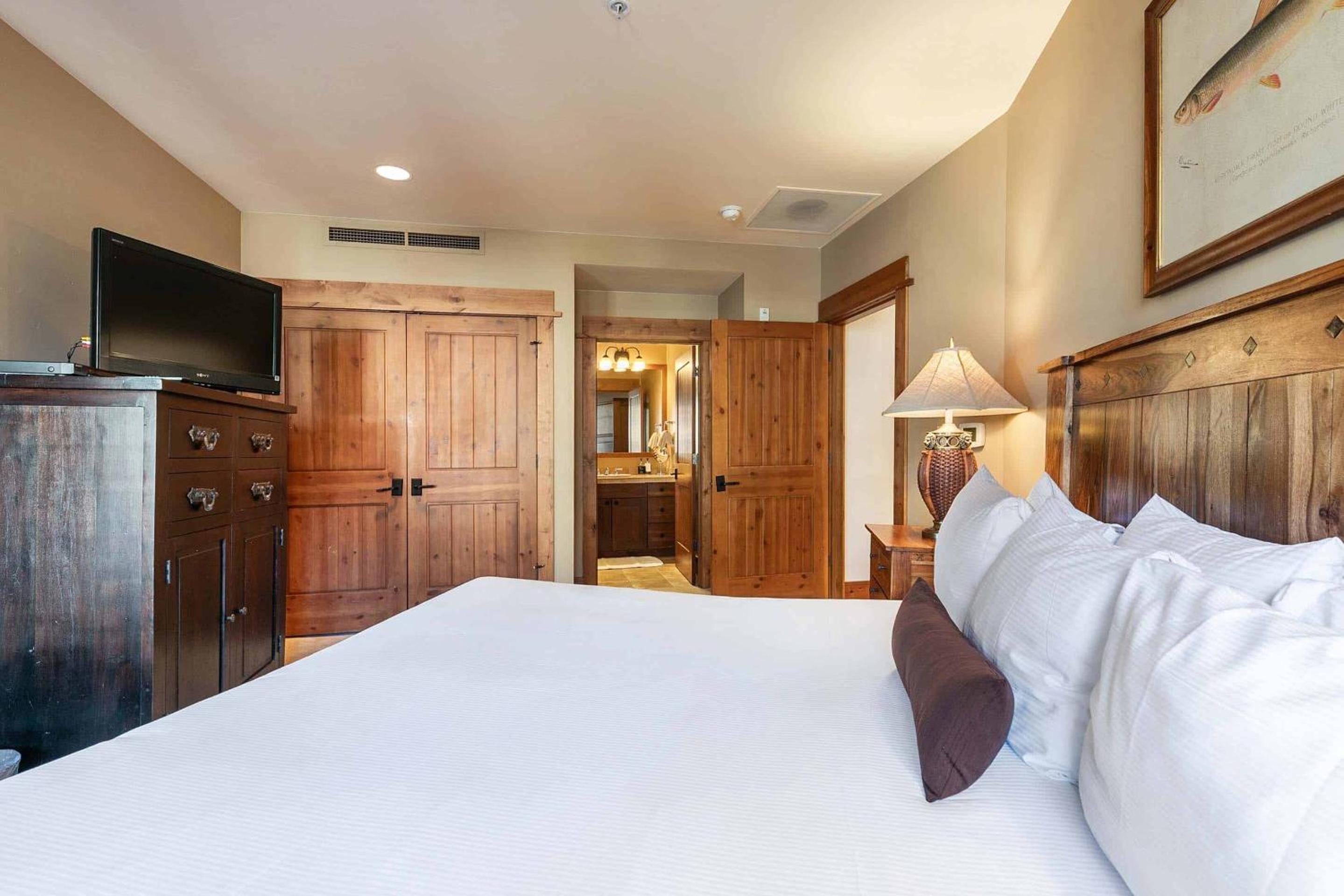 Big Horn Lodge 307 by East West Hospitality view 5