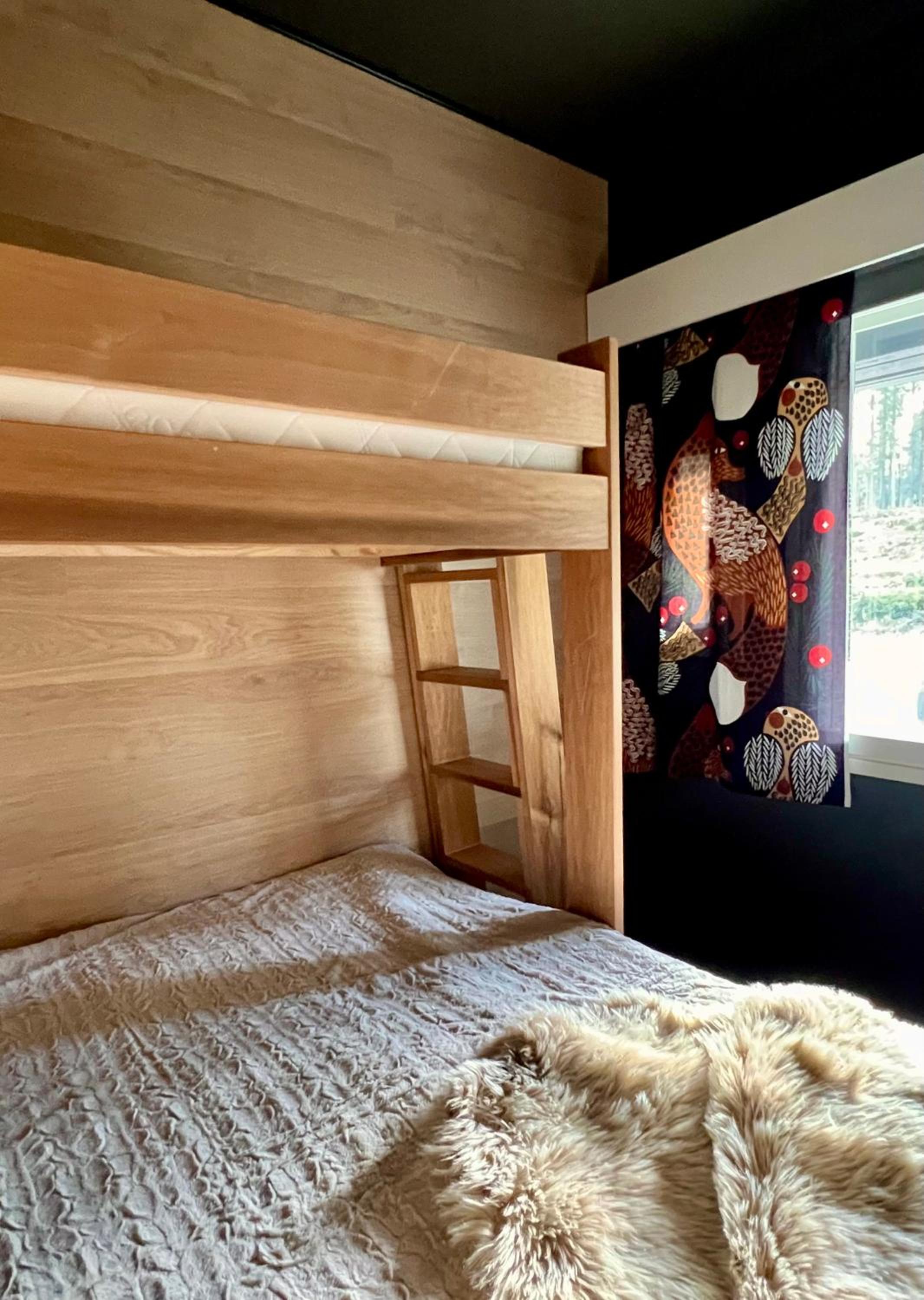 Aurora Lapland Ski in, forest view, 2 bdr, sauna, terrace, fireplace, wifi, Pyhä-Luosto National Park
