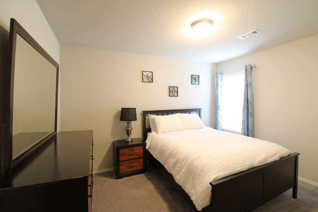 Super Cute Alexander House view 3