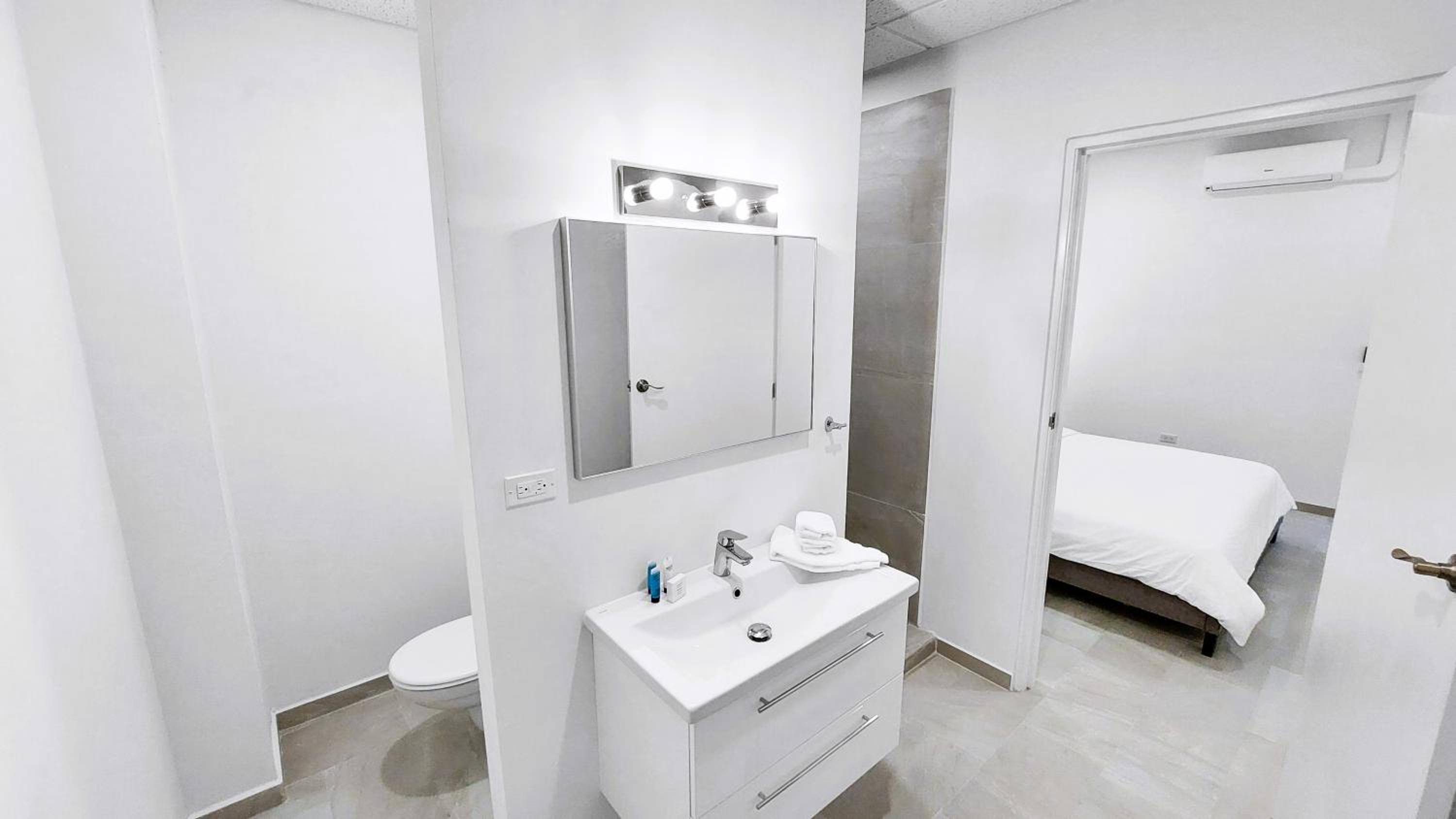 Bocobay Penthouse 4BR 4BA with Rooftop Pool
