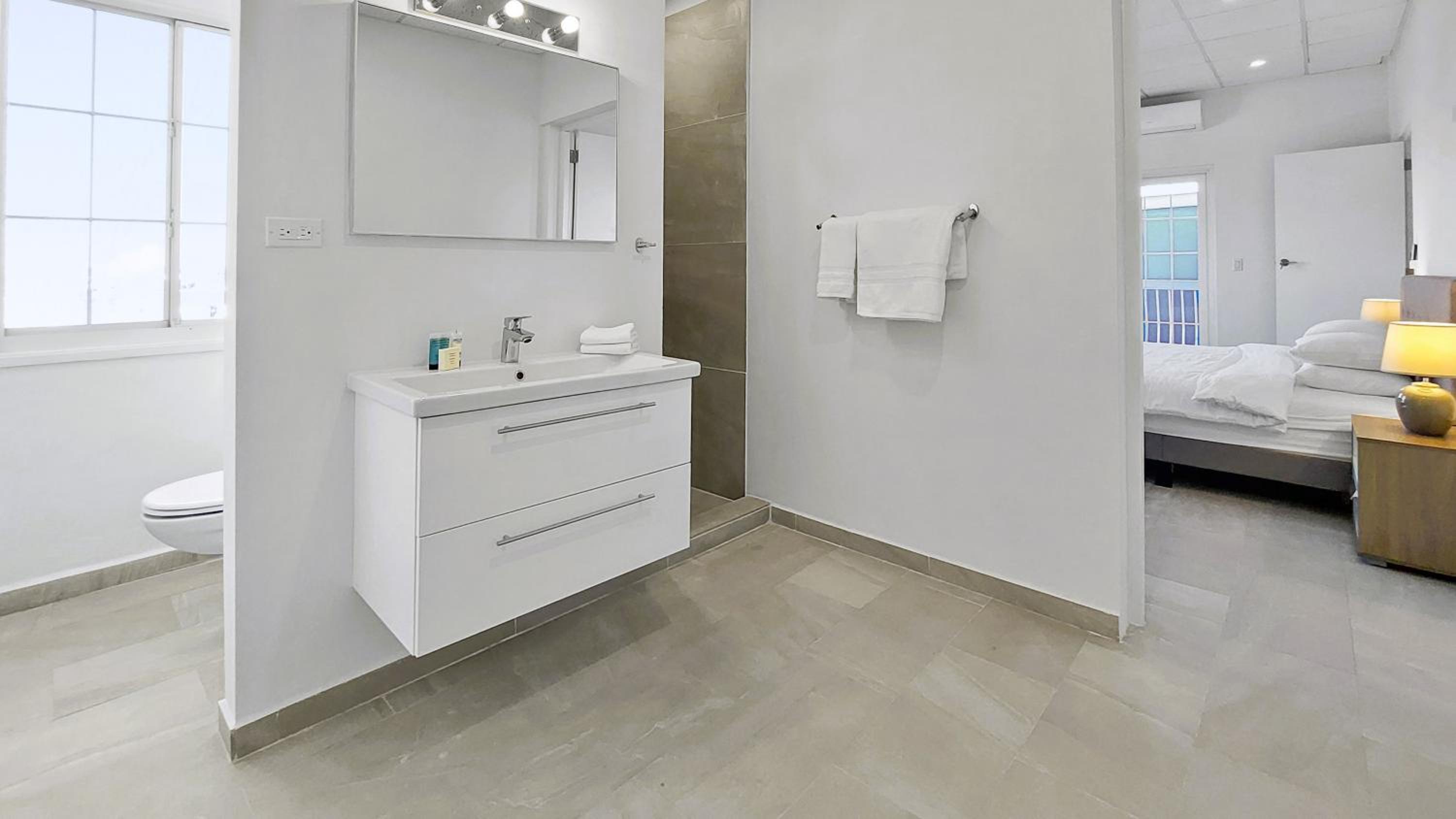 Bocobay Penthouse 4BR 4BA with Rooftop Pool