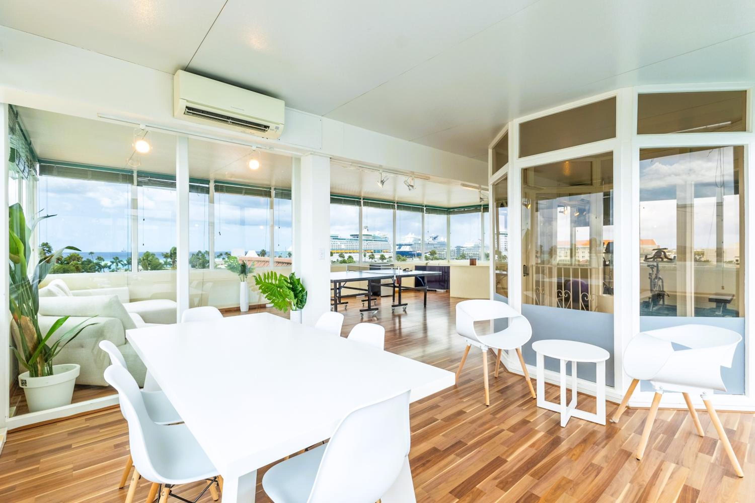 Bocobay Penthouse 4BR 4BA with Rooftop Pool