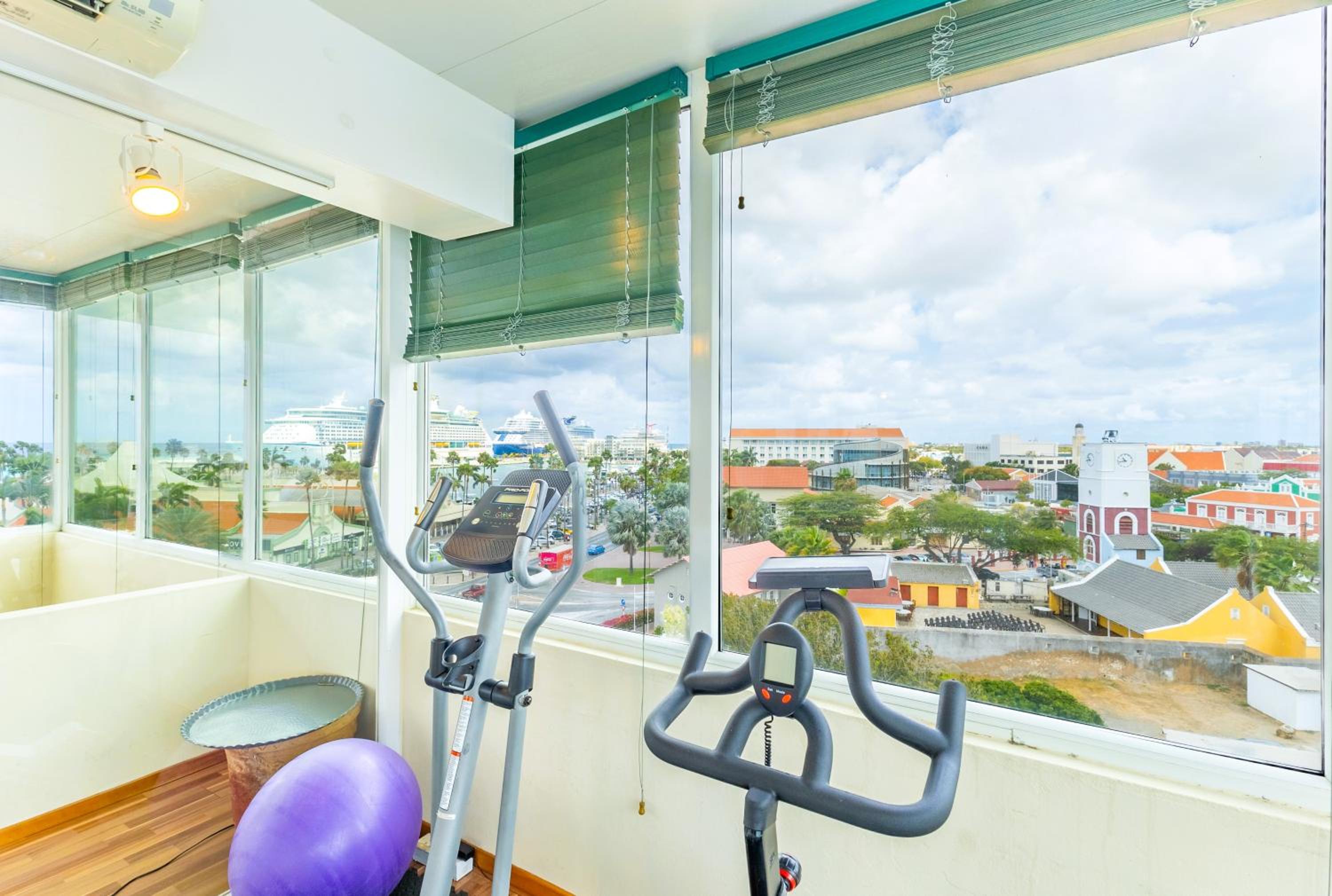Bocobay Penthouse 4BR 4BA with Rooftop Pool