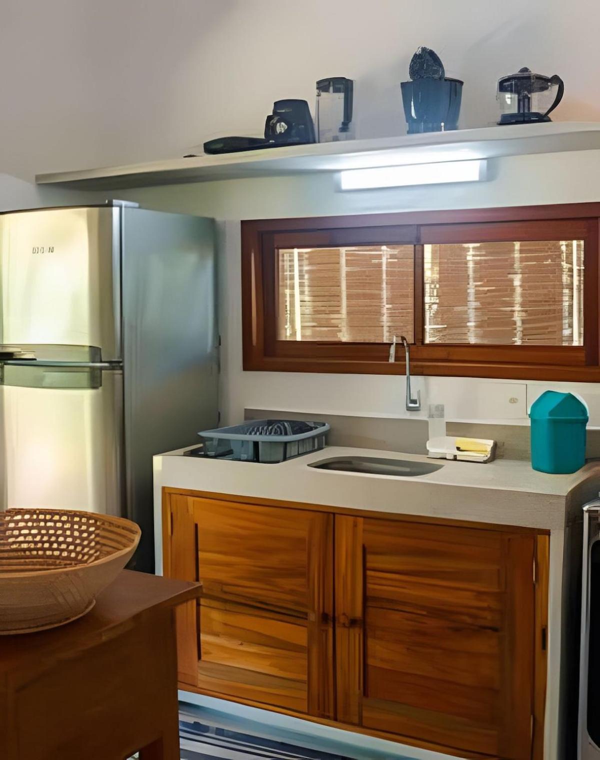 Brisa · casa com piscina, a 80 m do mar com café da manhã