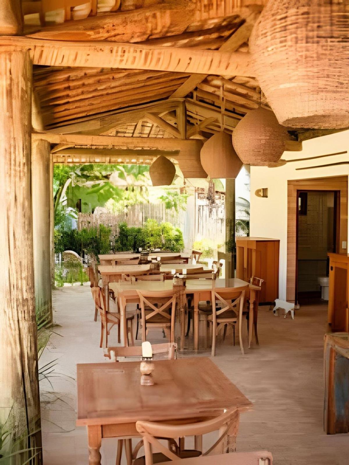 Brisa · casa com piscina, a 80 m do mar com café da manhã