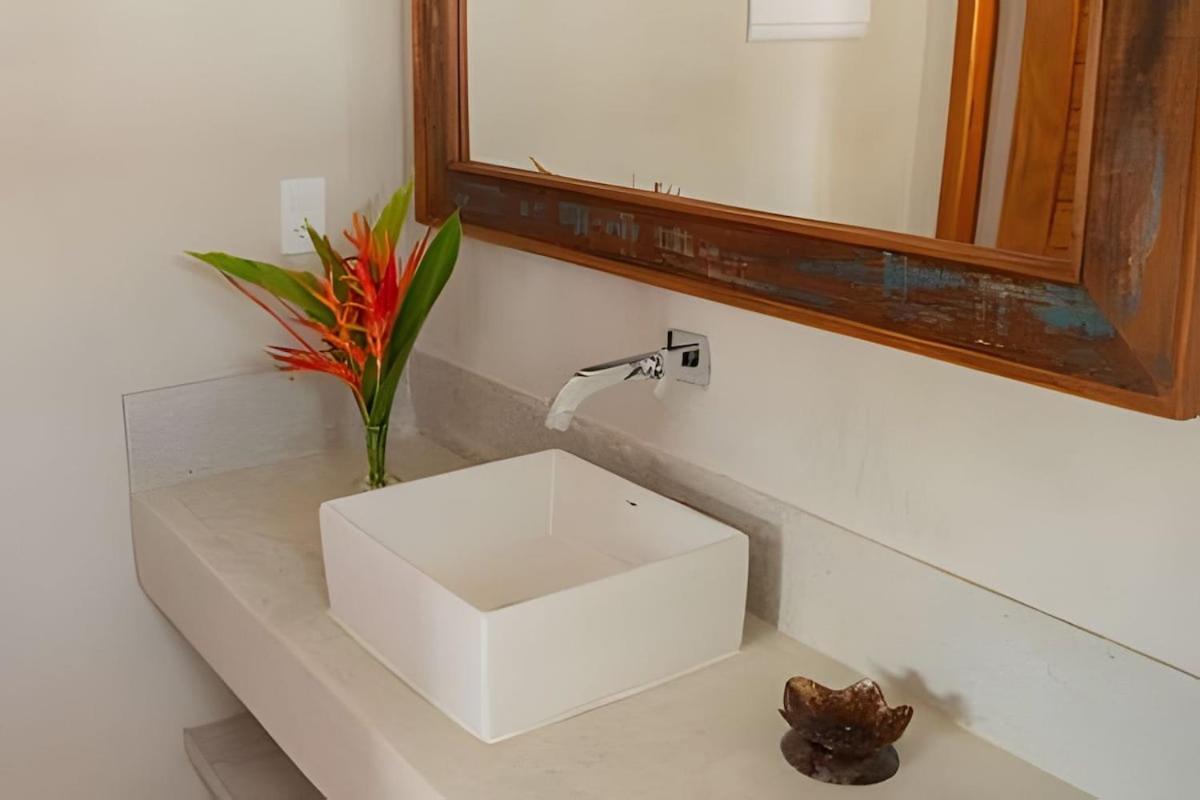 Brisa · casa com piscina, a 80 m do mar com café da manhã