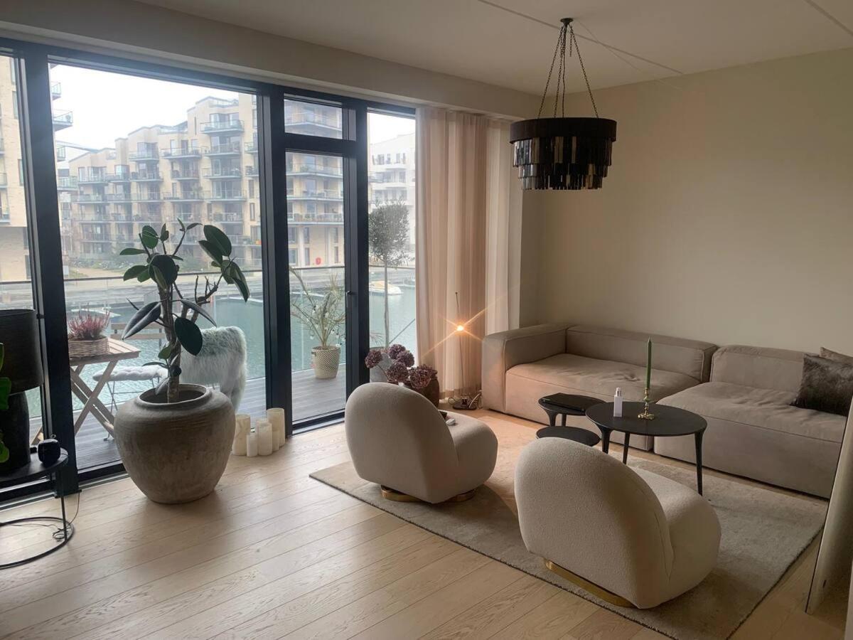 Exclusive Apartment - Water Front View