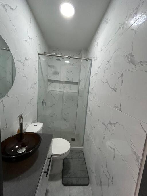Hermoso Aparta Estudioa