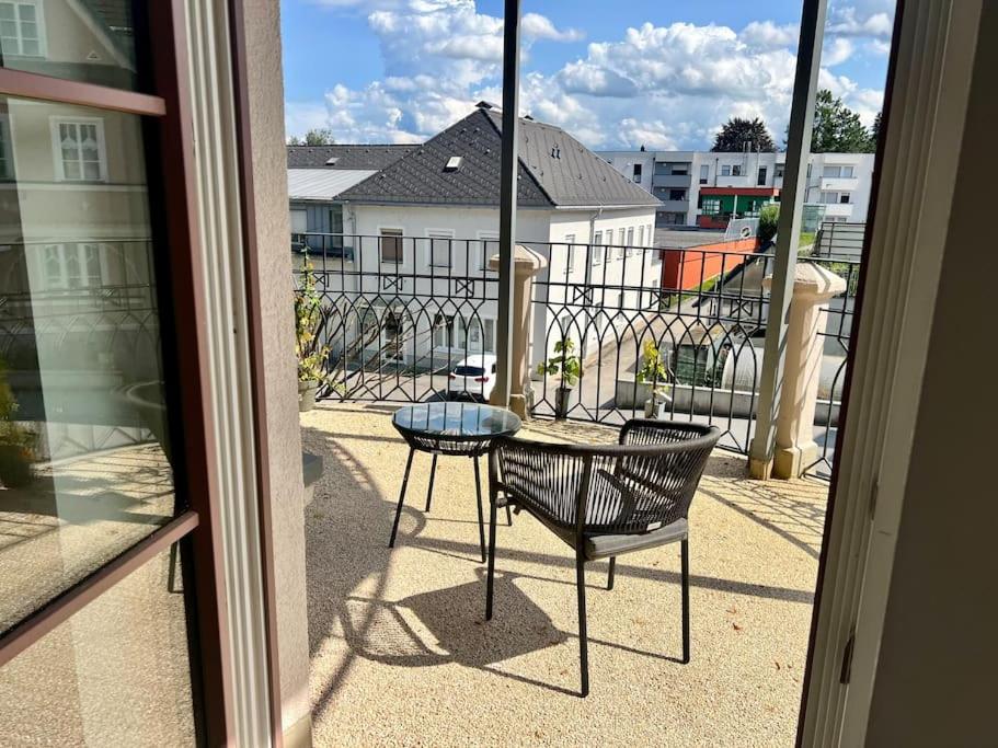 Luxus-Apartment in historischer Villa, Balkon & Lift, Nähe Therme Bad Hall