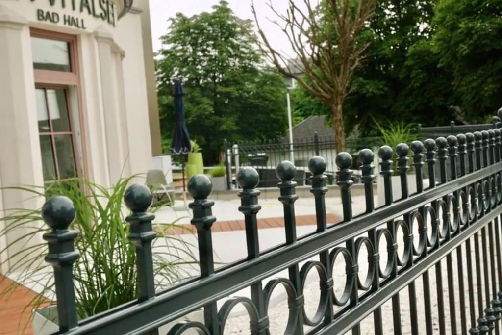 Luxus-Apartment in historischer Villa, Balkon & Lift, Nähe Therme Bad Hall