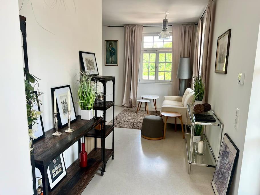 Luxus-Apartment in historischer Villa, Balkon & Lift, Nähe Therme Bad Hall