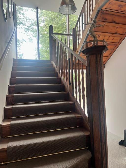 Luxus-Apartment in historischer Villa, Balkon & Lift, Nähe Therme Bad Hall