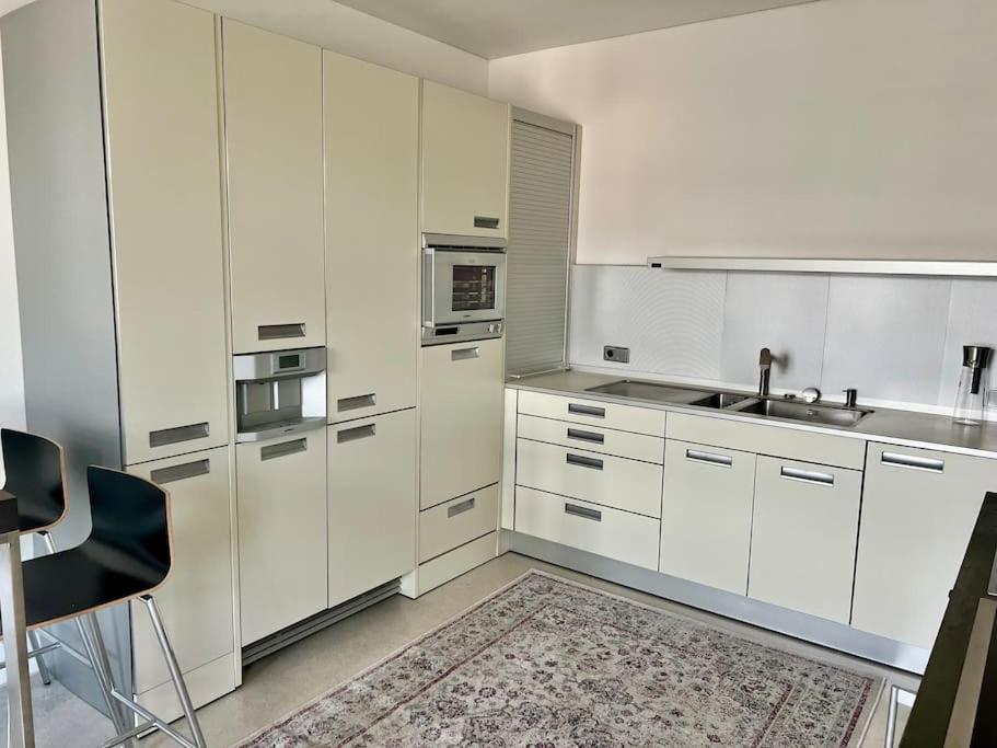 Luxus-Apartment in historischer Villa, Balkon & Lift, Nähe Therme Bad Hall