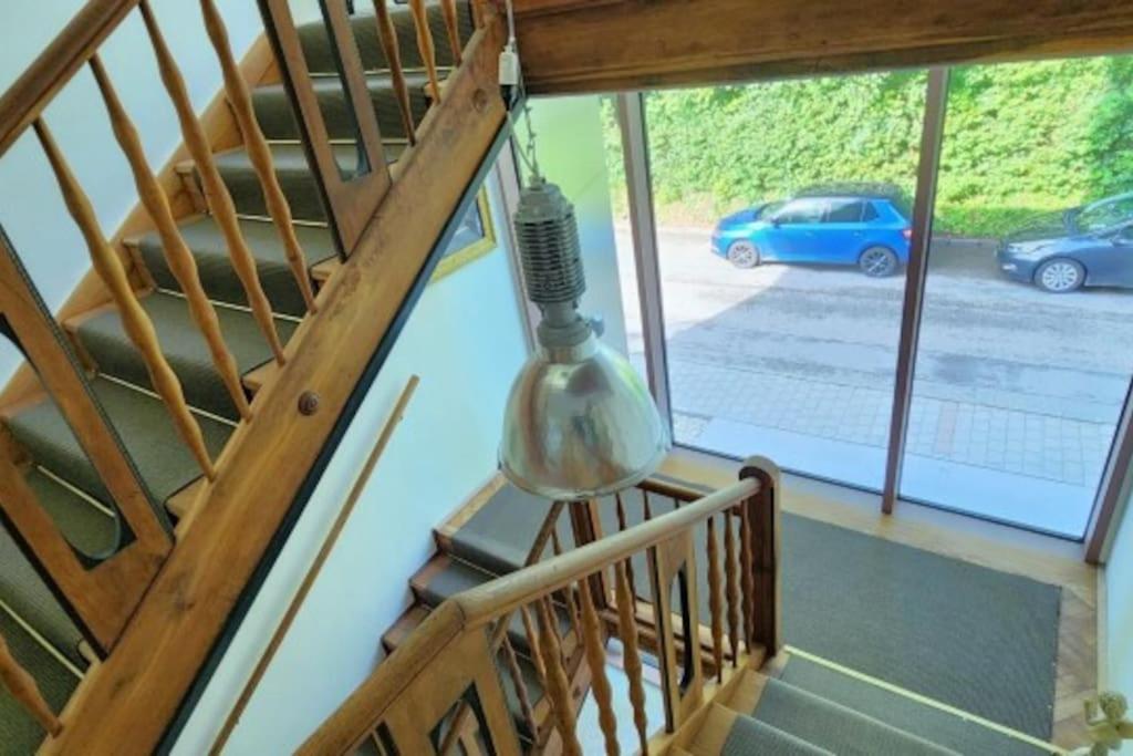 Luxus-Apartment in historischer Villa, Balkon & Lift, Nähe Therme Bad Hall