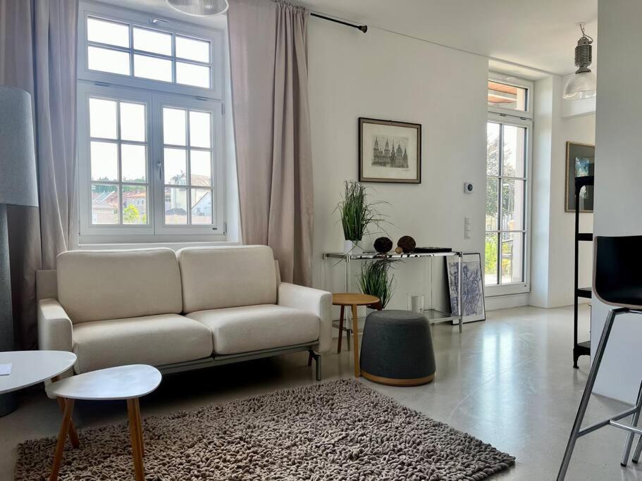 Luxus-Apartment in historischer Villa, Balkon & Lift, Nähe Therme Bad Hall