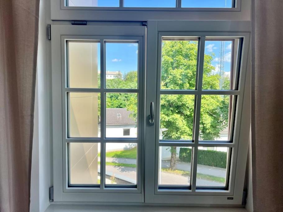 Luxus-Apartment in historischer Villa, Balkon & Lift, Nähe Therme Bad Hall